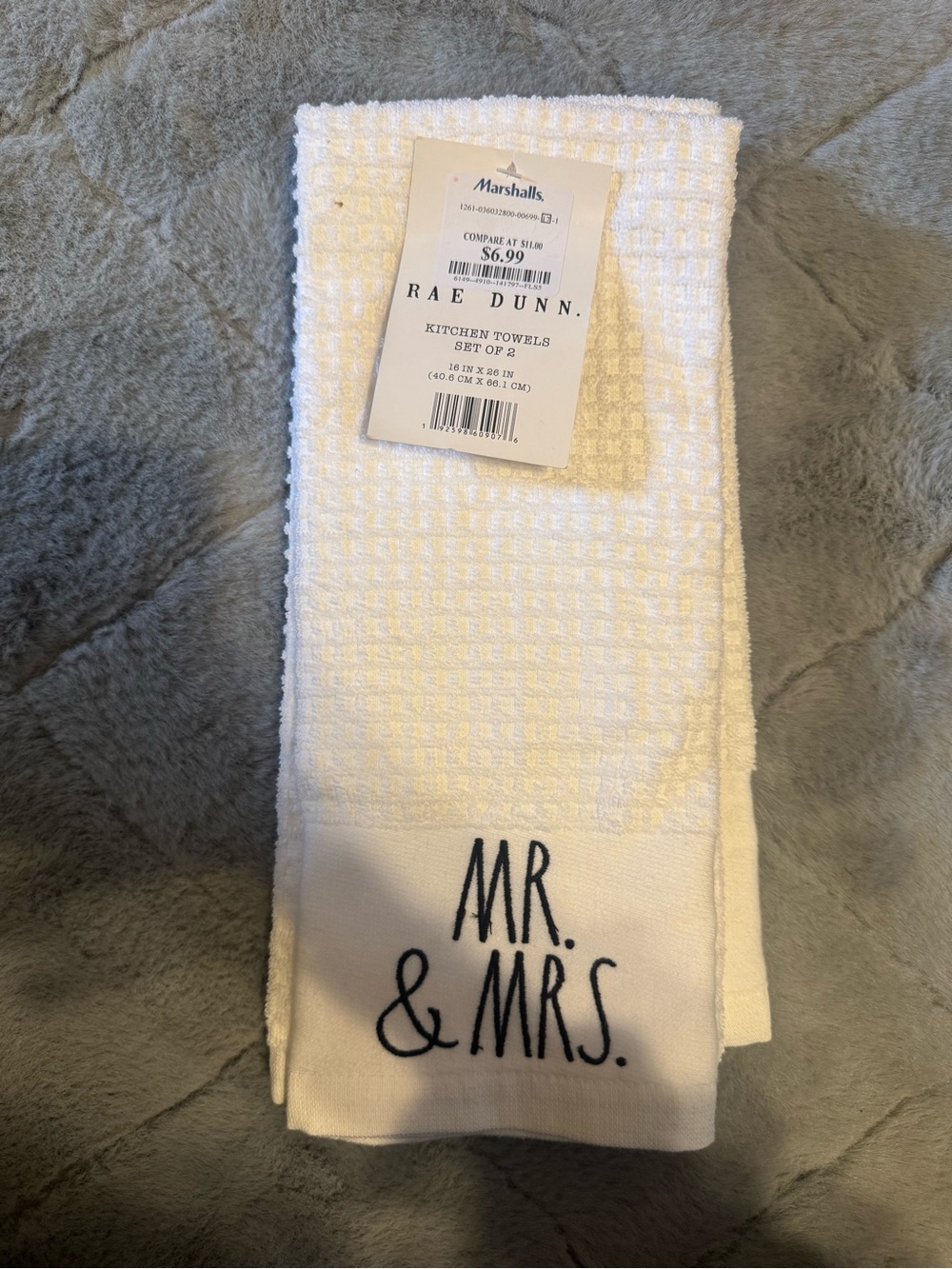 NWT 2 pack of Rae Dunn Kitchen Towels